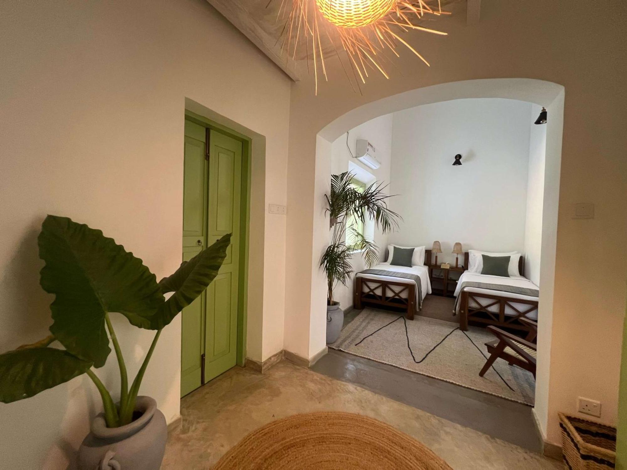 Zen House Hotel Ahangama Bagian luar foto