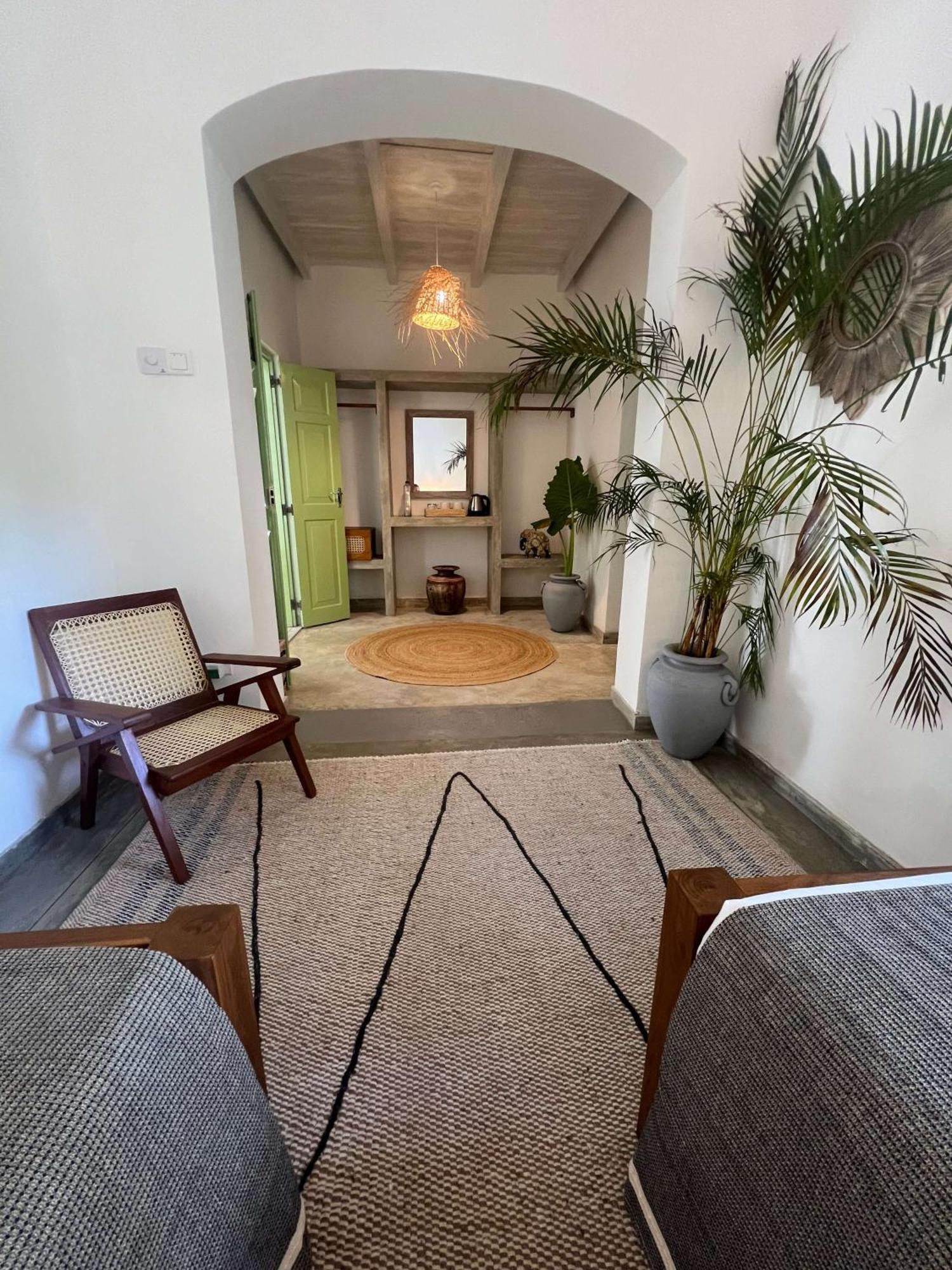 Zen House Hotel Ahangama Bagian luar foto